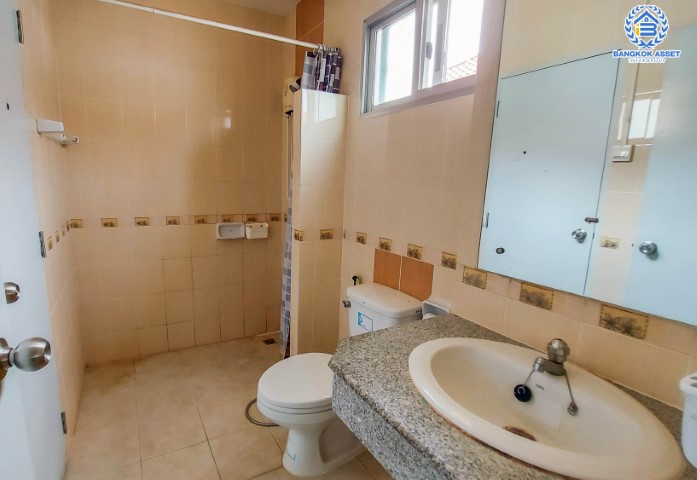 *****บ้านแฝดมือสองย่านนนทบุรี ม.เดอะไพรเวซี่ ไพร์มเพลส รัตนาธิเบศร์ เนื้อที่มากถึง 39 ตร.ว. ฟังก์ชัน 3 ห้องนอน 2 ห้องน้ำ 1 ที่จอดรถ บ้านร่มรื่น น่าอยู่ ทำเลดี เพียง 10 นาทีก็ถึงรถไฟฟ้าสายสีม่วง "สถานีบางพลู" ใกล้เซ็นทรัลเวสต์เกต และทางด่วน "กาญจนาภิเษก" ในราคาโดนใจ!...